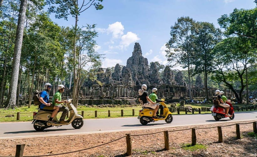 Angkor Wat: Guided Vespa Tour / Tuk Tuk or Car - Bayon begins the temple story