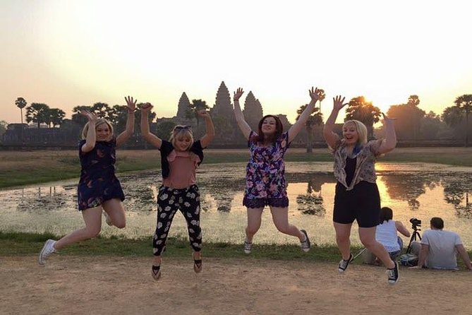 Angkor Wat highlight Tour From Sunrise -Small Group - The South Gate and Angkor Thom’s stone guardians
