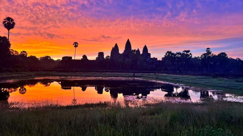 Angkor Wat: Highlights and Sunrise Guided Tour - Why the sunrise start is worth the lost sleep
