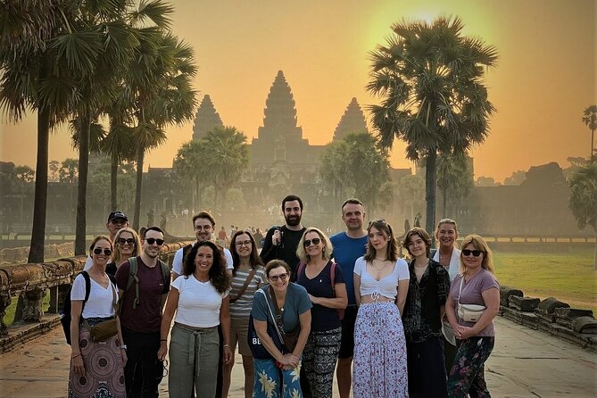 Angkor Wat Highlights and Sunrise Guided Tour from Siem Reap - Srah Srang: a breakfast pause after sunrise