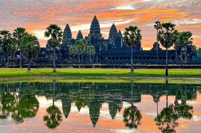 Angkor Wat Private 2 day tour including National Park Phnom Kulen - Bayon closes the day with its stone faces