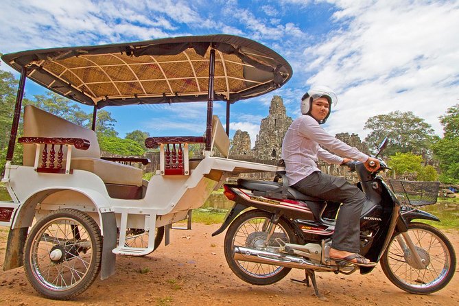 Angkor Wat Private Tour in a Tuk Tuk - Bayon and its famous stone faces