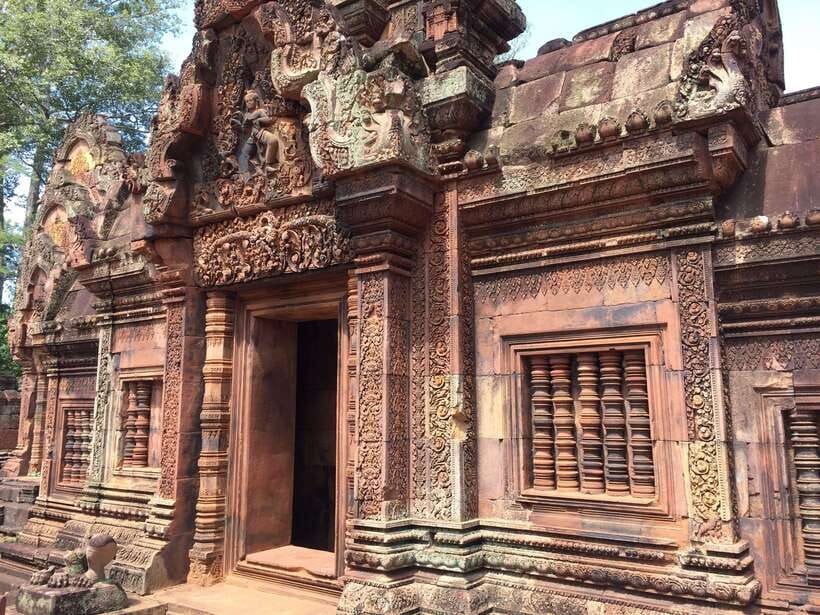 Angkor Wat, Small Circuit Private Tour with Banteay Srei - Angkor Thom and the Southern Gate
