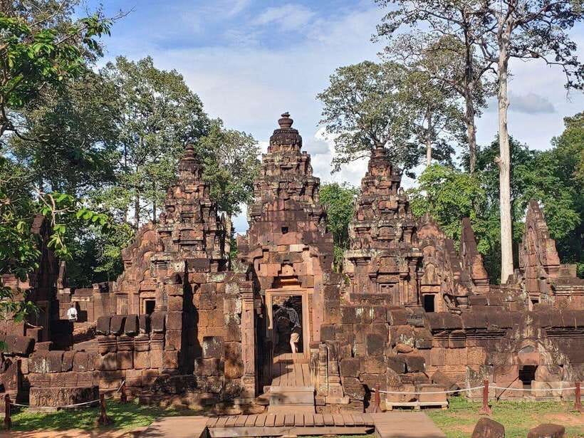 Angkor Wat, Small Circuit Private Tour with Banteay Srei - Angkor Wat: start with the great monument