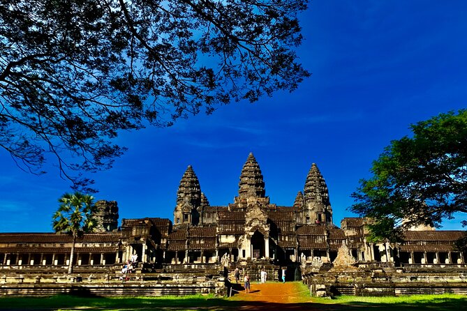 Angkor Wat Small Circuit & Sunset Tour - What the guides add to the stonework