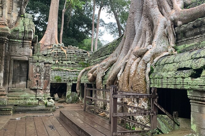 Angkor Wat Small Circuit Tour - Why a private guide matters at Angkor