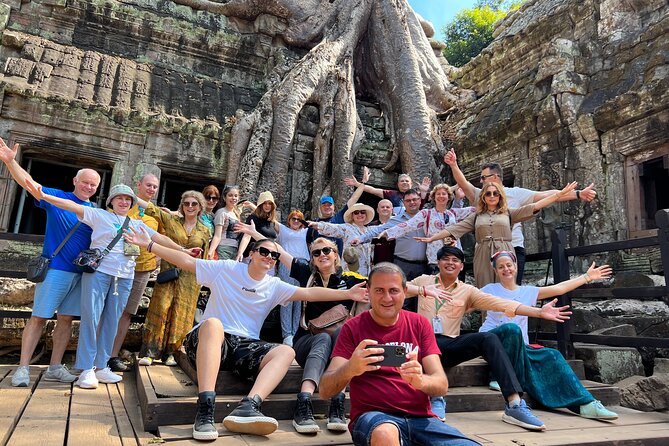 Angkor Wat Small Group Tour and Sunset with Lunch Included - Angkor Wat gets the afternoon light
