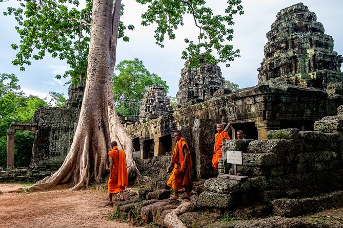 Angkor Wat Small Group Tour Inclusive lunch - What the Guide Adds to the Stone