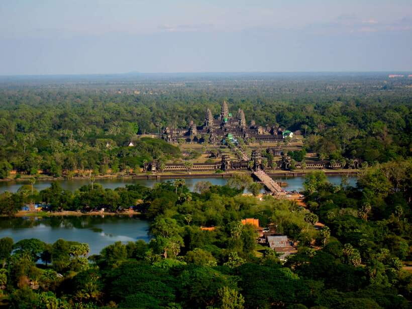 Angkor Wat: Small-Group Tour with Balloon Ride and Lunch - Key points at a glance