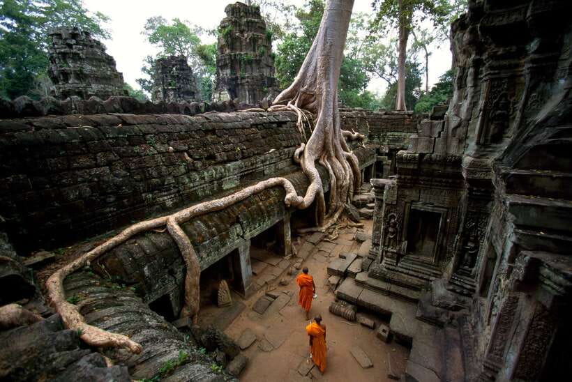 Angkor Wat: Small-Group Tour with Balloon Ride and Lunch - The Terraces of the Elephants and Leper King