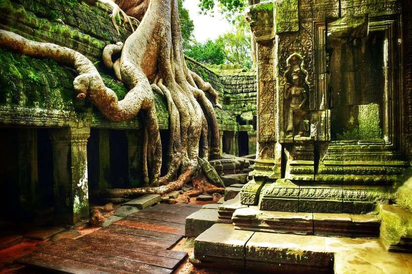 Angkor Wat: Small-Group Tour with Balloon Ride and Lunch - A Khmer lunch between temple stops