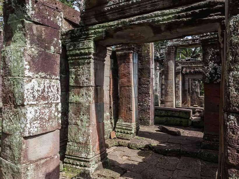 Angkor Wat Small Tour Sunrise With Private Tuk Tuk - Takeo keeps the circuit moving