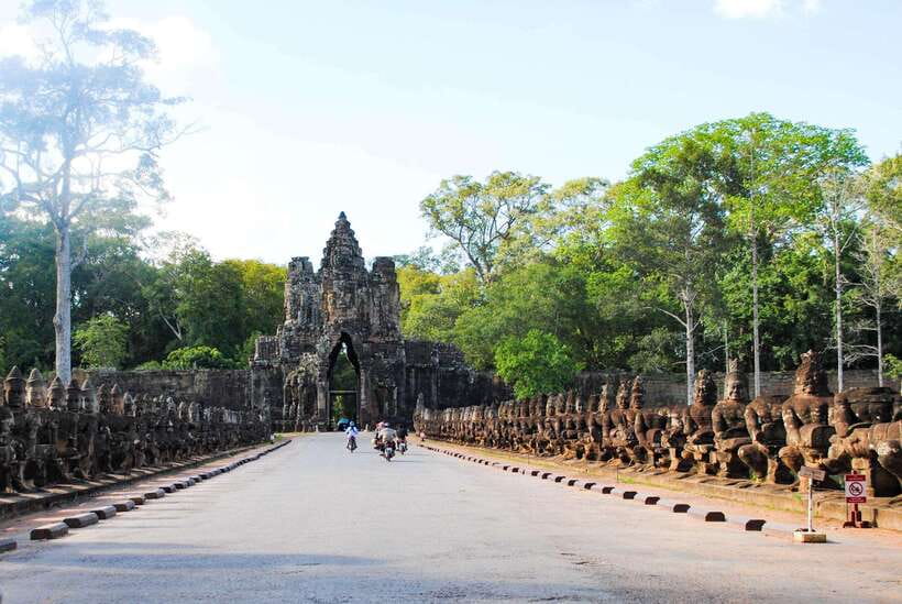 Angkor Wat Small Tour Sunrise With Private Tuk Tuk - Banteay Kdei finishes the five-temple route