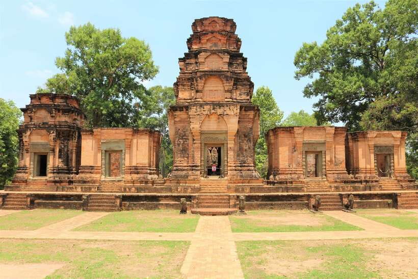 Angkor Wat: Sunrise 2.5 Days with Tonle Sap Lake Tour - Sunrise at Angkor Wat, then the main temple circuit