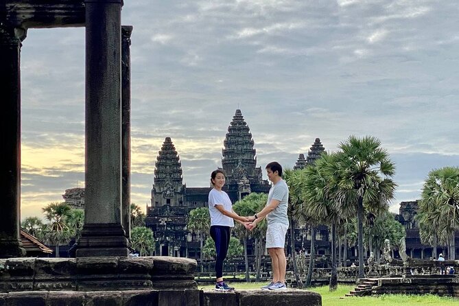 Angkor Wat Sunrise & 3 Main Temples with Breakfast – Small Group - Breakfast near Srah Srang