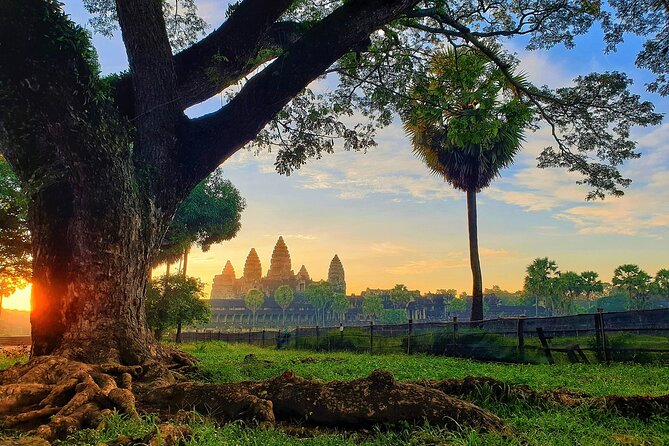 Angkor Wat Sunrise & All Highlight Angkor Temple Private Day Tour - Bayon Temple and Angkor Thom’s royal center