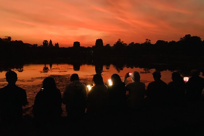 Angkor Wat Sunrise and Angkor Thom Sunset Tour - Angkor Wat before breakfast
