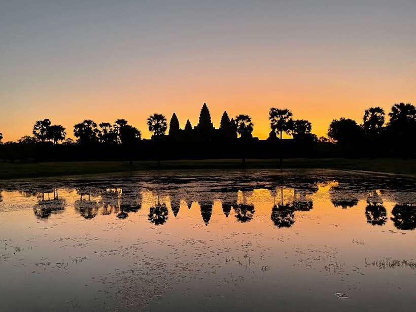 Angkor Wat Sunrise, Banteay Srei, Bayon & Ta Prohm Temple - Angkor Wat sunrise and the first two hours