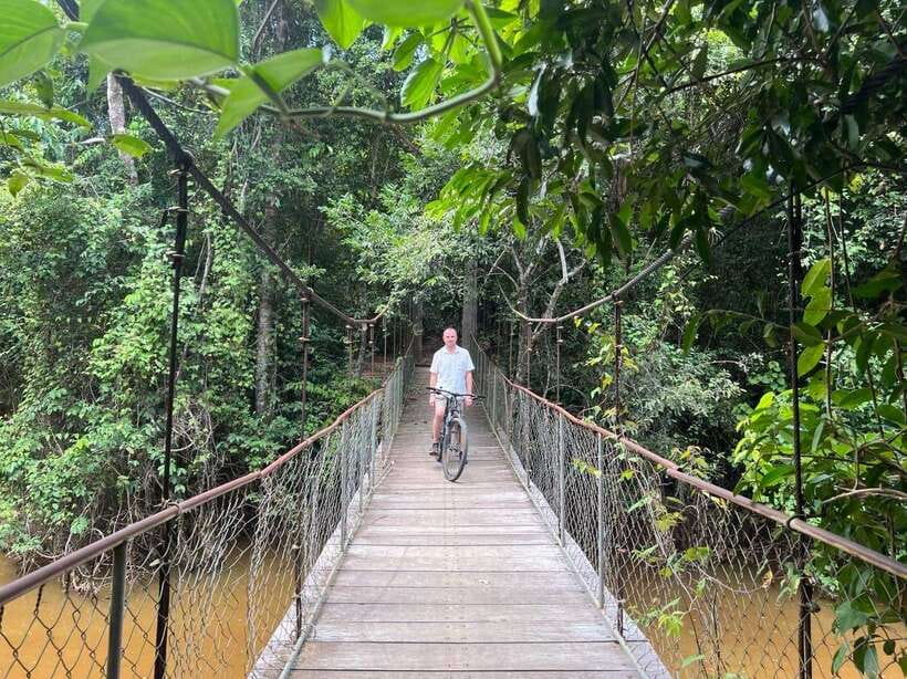 Angkor Wat Sunrise Bike Tour With Lunch Included - Lunch beside Srah Srang
