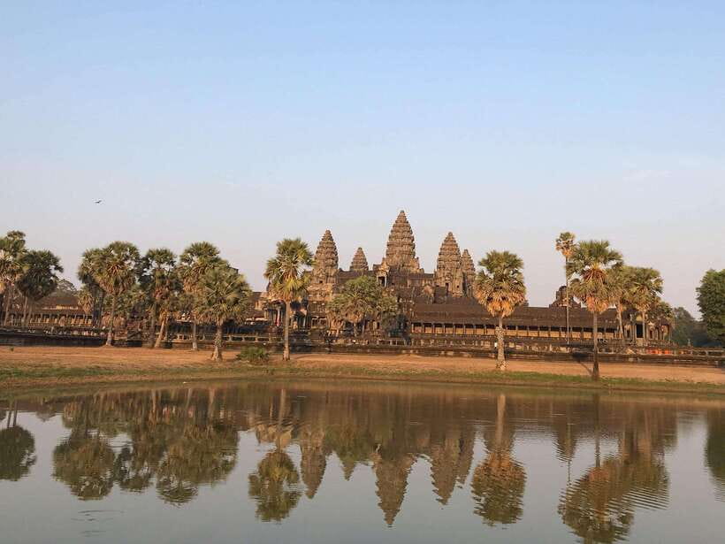 Angkor Wat Sunrise by Vintage Jeep – Private Tour - Who should book this experience