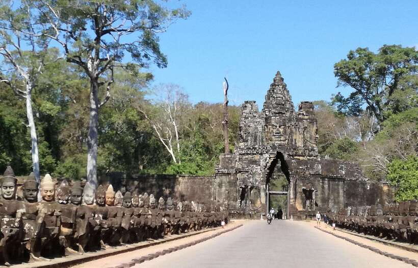 Angkor Wat Sunrise by Vintage Jeep – Private Tour - Angkor Thom and the smiling faces of Bayon