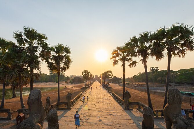 Angkor Wat Sunrise Guided Join-In Tour/Private Tour - Angkor Thom and Bayon’s stone faces