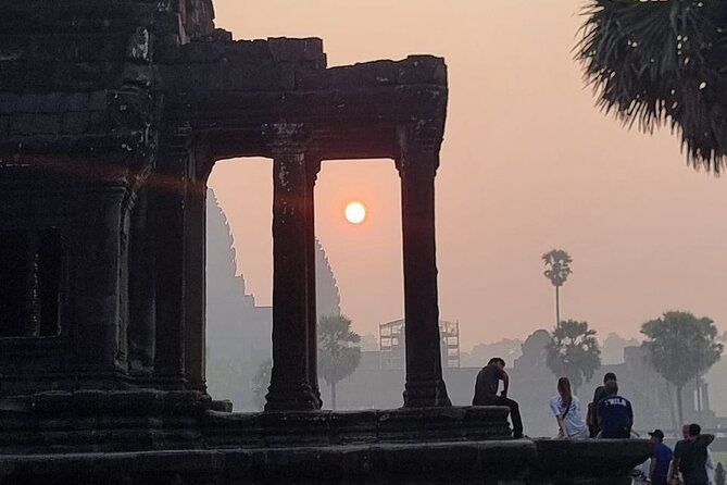Angkor Wat Sunrise & Highlight The Most Iconic Temple - Bayon and Angkor Thom bring people into the stone