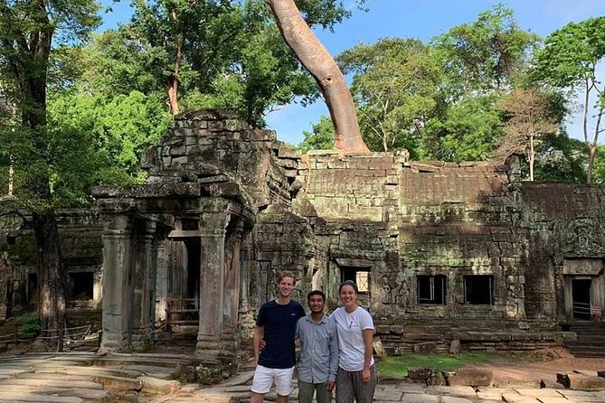 Angkor Wat: Sunrise or Sunset Tours with Tuk Tuk - Bayon, two hours among the stone faces