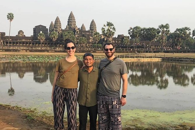 Angkor Wat: Sunrise or Sunset Tours with Tuk Tuk - Angkor Thom’s South Gate, a brief final picture