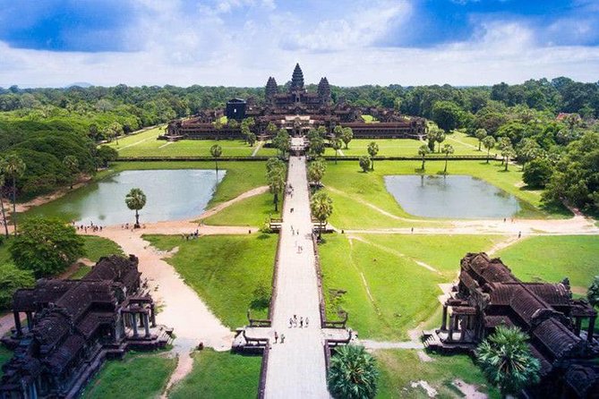 Angkor Wat Sunrise Tour - The guides are a major part of the value