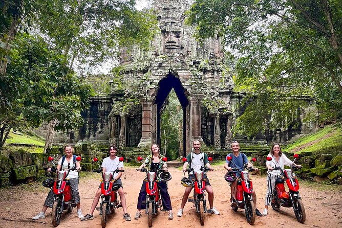 Angkor Wat Sunrise Tour By E-Bike Experience With Breakfast Included - Water, Towels, Fruit, and the Long Morning