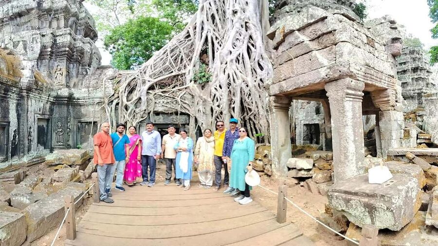 Angkor Wat Sunrise Tour Half-Day (Join-In-Tour) - Small group or private tour?