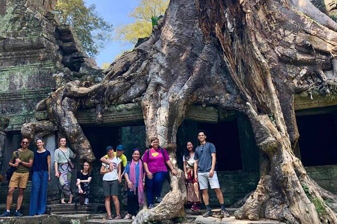 Angkor Wat Sunset Small Group Tour with Lunch Included - Lunch beside Srah Srang, the Royal Bath