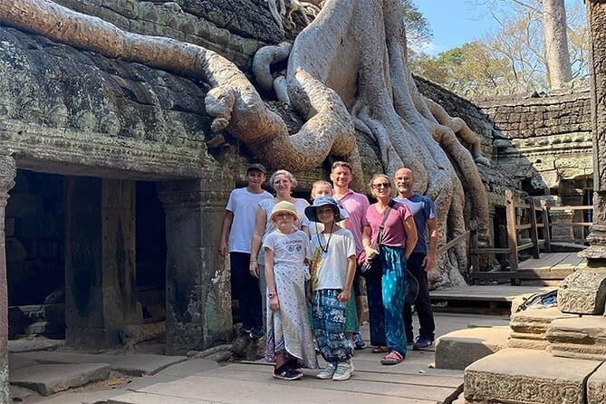 Angkor Wat Tour Deutsch | Private Führung - Angkor Thom and Bayon: two hours behind the giant walls