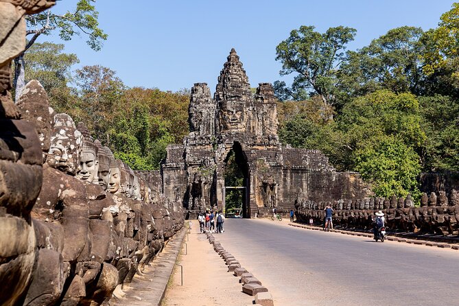 Angkor Wat Tour, Explore The Main Temples With Tour Guide - The Angkor Thom gate and its dramatic causeway