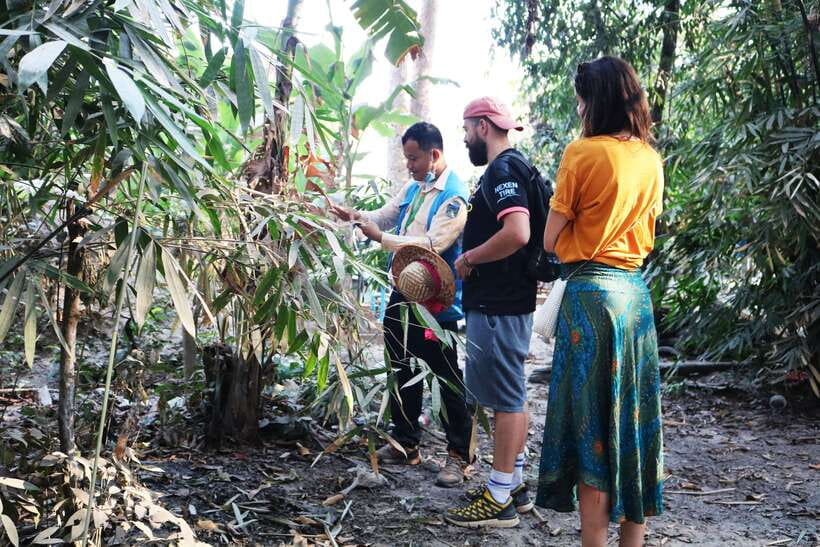 Angkor Wat: Tuk Tuk and Walking Tour - Walking through Angkor Thom and the Dead Gate