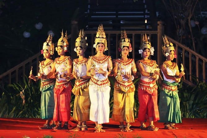 Apsara Dance Performance Including Buffet Dinner and Hotel Pickup - Key points before you reserve
