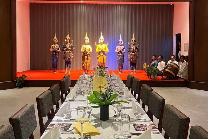Apsara Dancing Show with Buffet Dinner Free Hotel Pick up - What makes the setting work