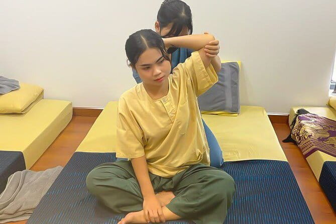 Apsara Indulgence 4 Hands Massage in Phnom Penh - The 90-minute treatment and its rhythm