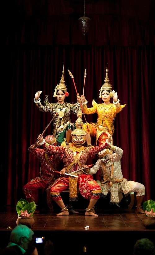 Apsara Performance include Dinner & hotel pick up - What Happens During the 1.5-Hour Evening