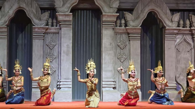 Apsara Performance with Dinner include Pick up & Drop off - Who should book this evening