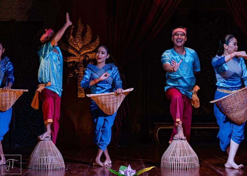 Apsara Theater Performance include dinner & Hotel pick up - Five sets of classical and folk dance