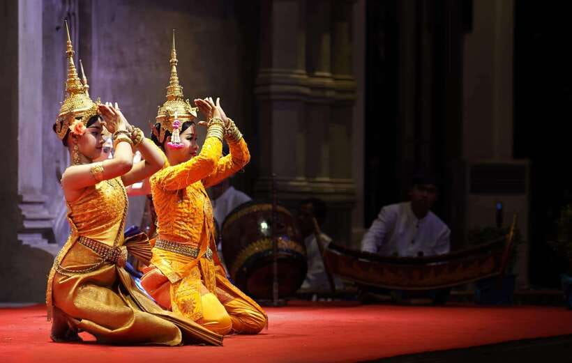 Apsara Traditional Dances & Local Buffet with Tuk-Tuk Ride - Your evening begins with a tuk-tuk pickup