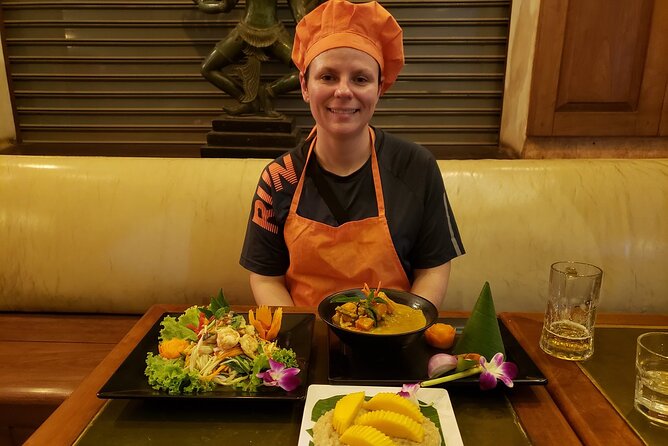 Award-Winning Cooking Class Experience with Professional Teacher - The market walk gives the food a local setting