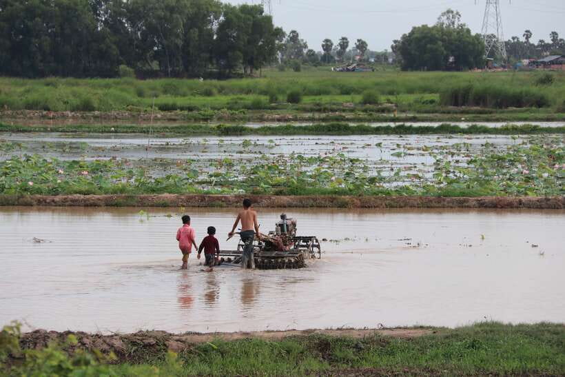 Back to Basics: Siem Reap Village Tour in Cambodia - The possible boat ride and changing route