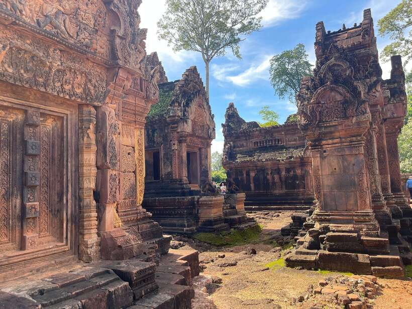 Banteay Srei, Kulen Waterfall & Beng Mealea Exploration - The River of 1000 Lingas, where water and stone meet