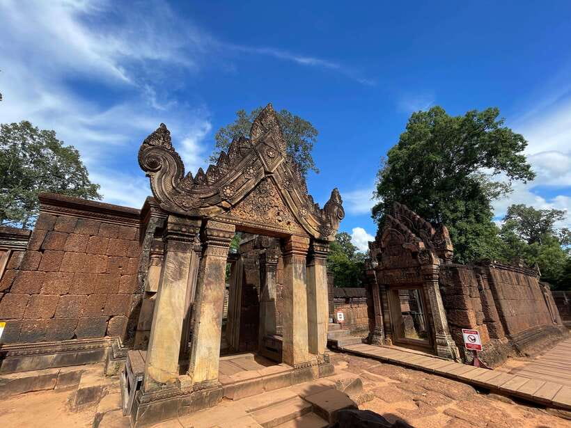 Banteay Srei, Kulen Waterfall & Beng Mealea Exploration - Preah Ang Thom and the reclining Buddha