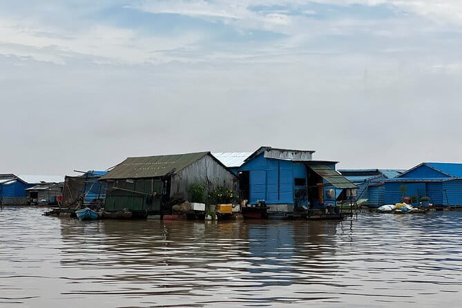 Banteay Srei Temple and Kompong Phluk Village Private Tour - Two Cambodian worlds in one half-day