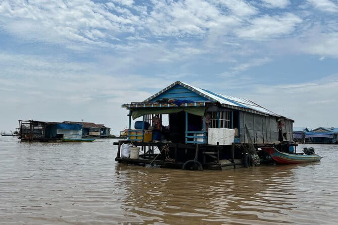 Banteay Srei Temple and Kompong Phluk Village Private Tour - What a private guide adds at Banteay Srei