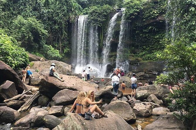 Banteay Srei Temple and Kompong Phluk Village Private Tour - The best fit for this experience